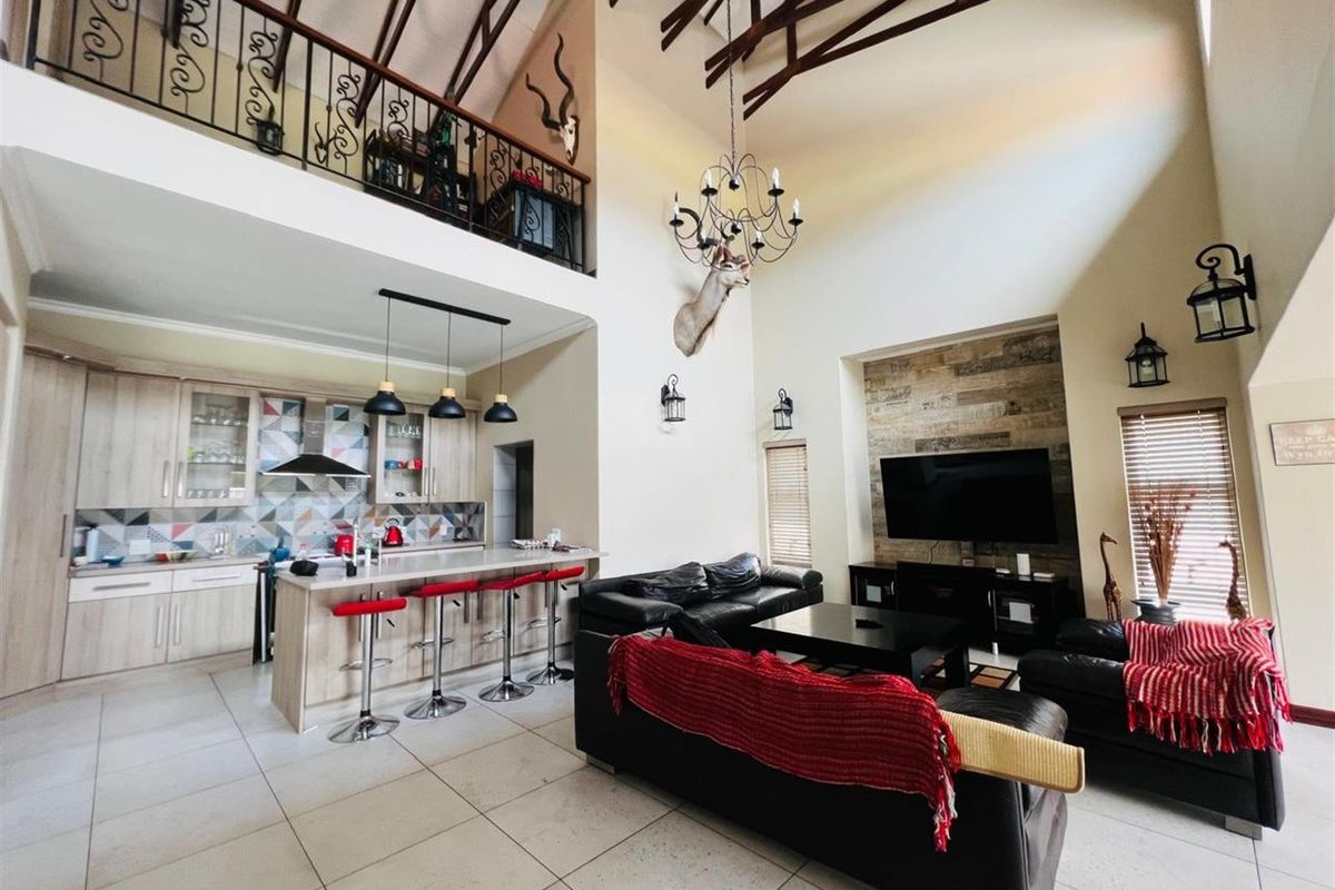 A 3 Bedroom Family Home for Sale in Emfuleni Golf Estate, Vanderbijlpark - Photo 4