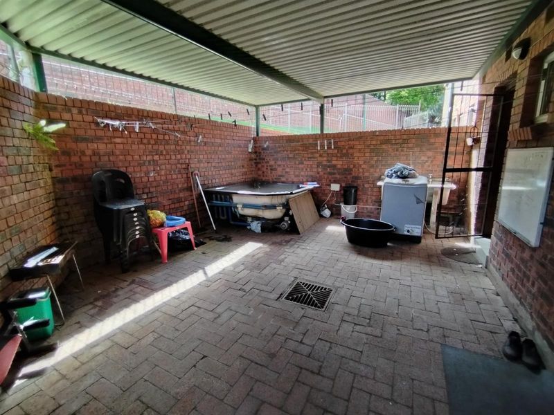 Guest House For Sale in Fairview, Empangeni, KwaZulu Natal - Photo 8