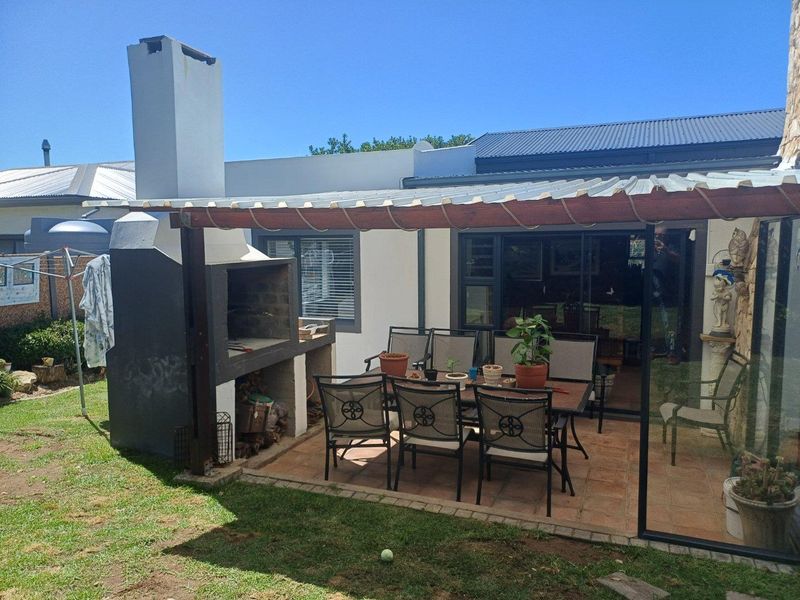 House For Sale in Stilbaai Wes, Stilbaai - Photo 5