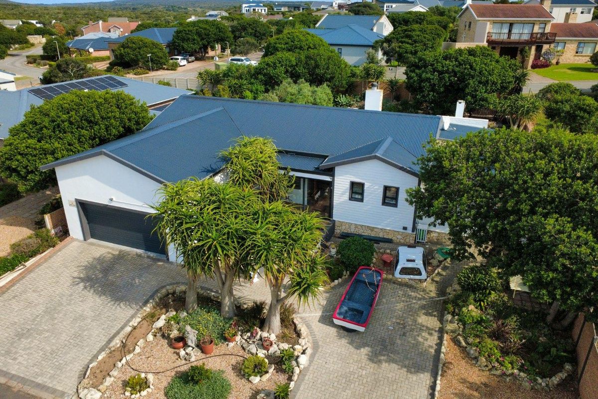 House For Sale in Stilbaai Wes, Stilbaai - Photo 3