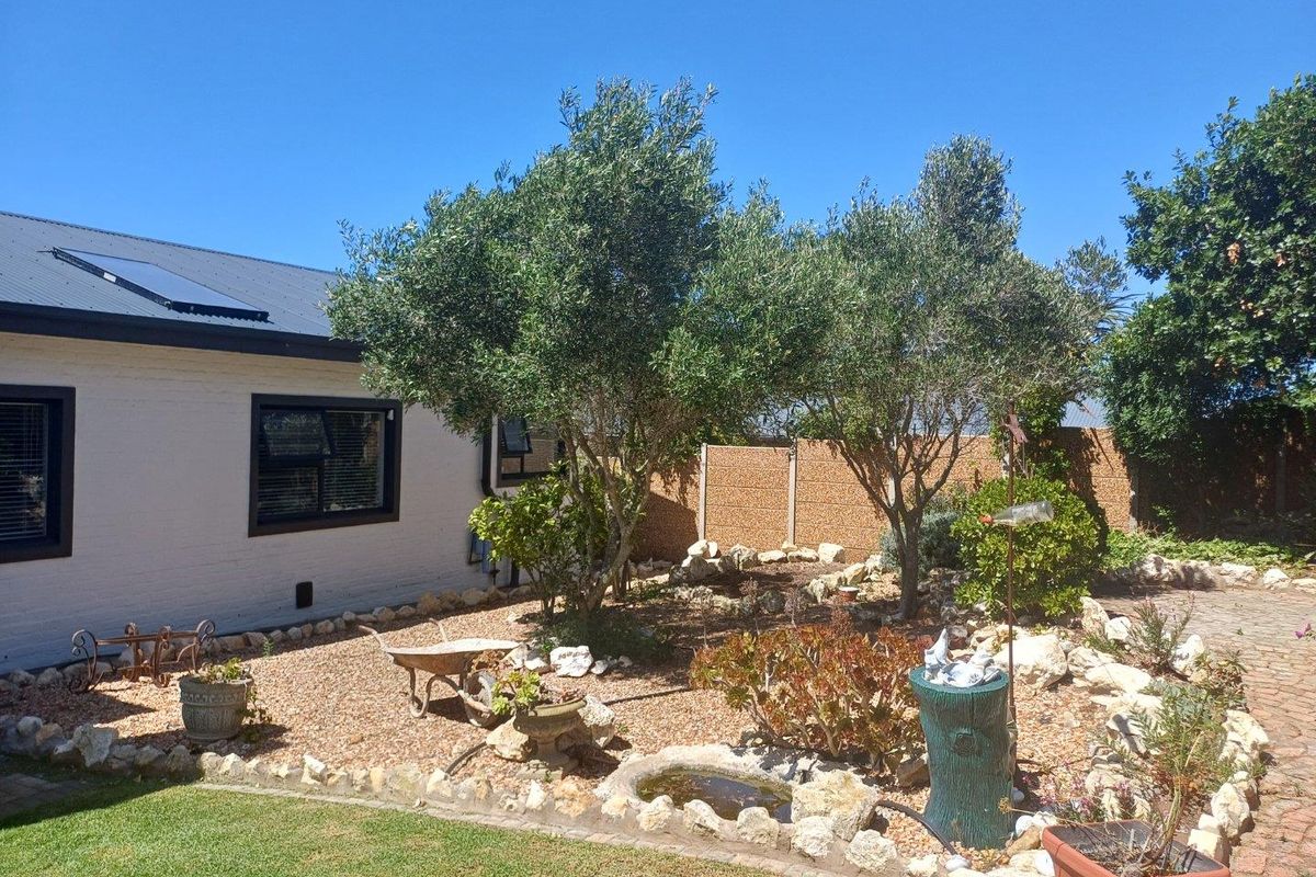 House For Sale in Stilbaai Wes, Stilbaai - Photo 4