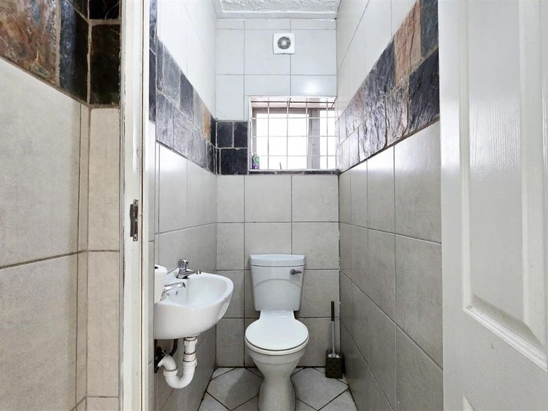 3-bed apartment, close to many amenities and perfect for rental income - Photo 10