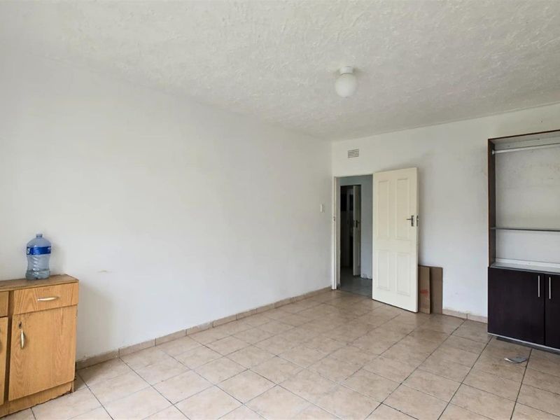 3-bed apartment, close to many amenities and perfect for rental income - Photo 7
