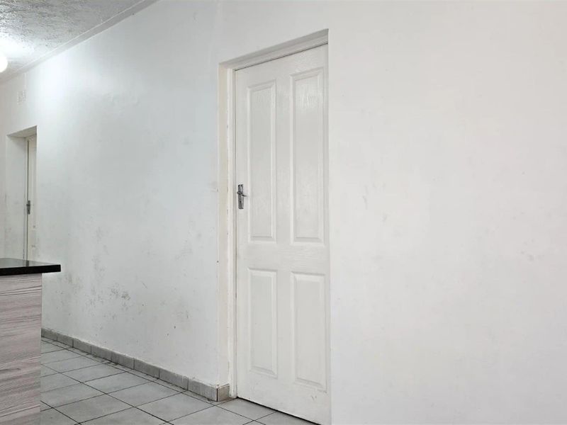 3-bed apartment, close to many amenities and perfect for rental income - Photo 9