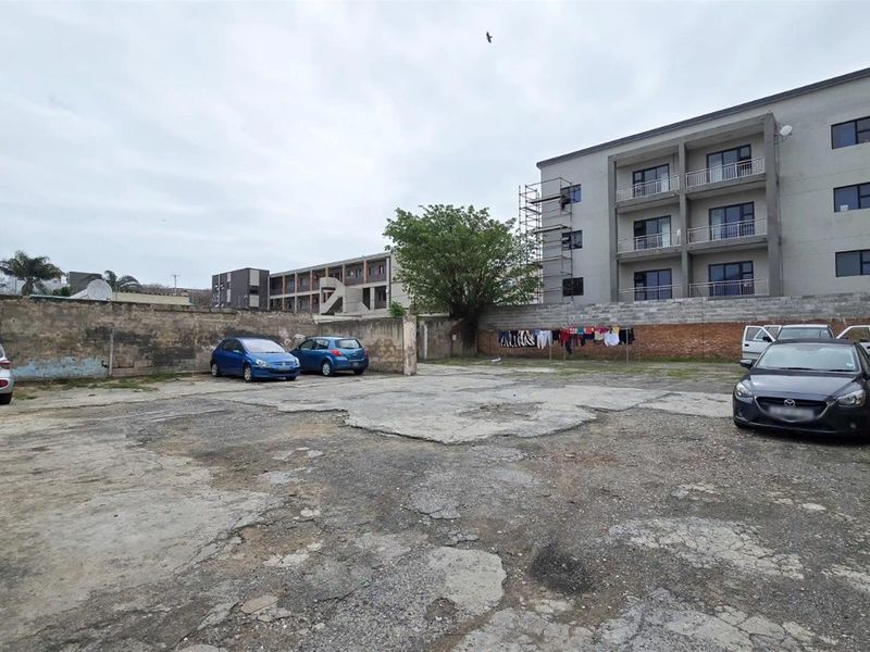 3-bed apartment, close to many amenities and perfect for rental income - Photo 3