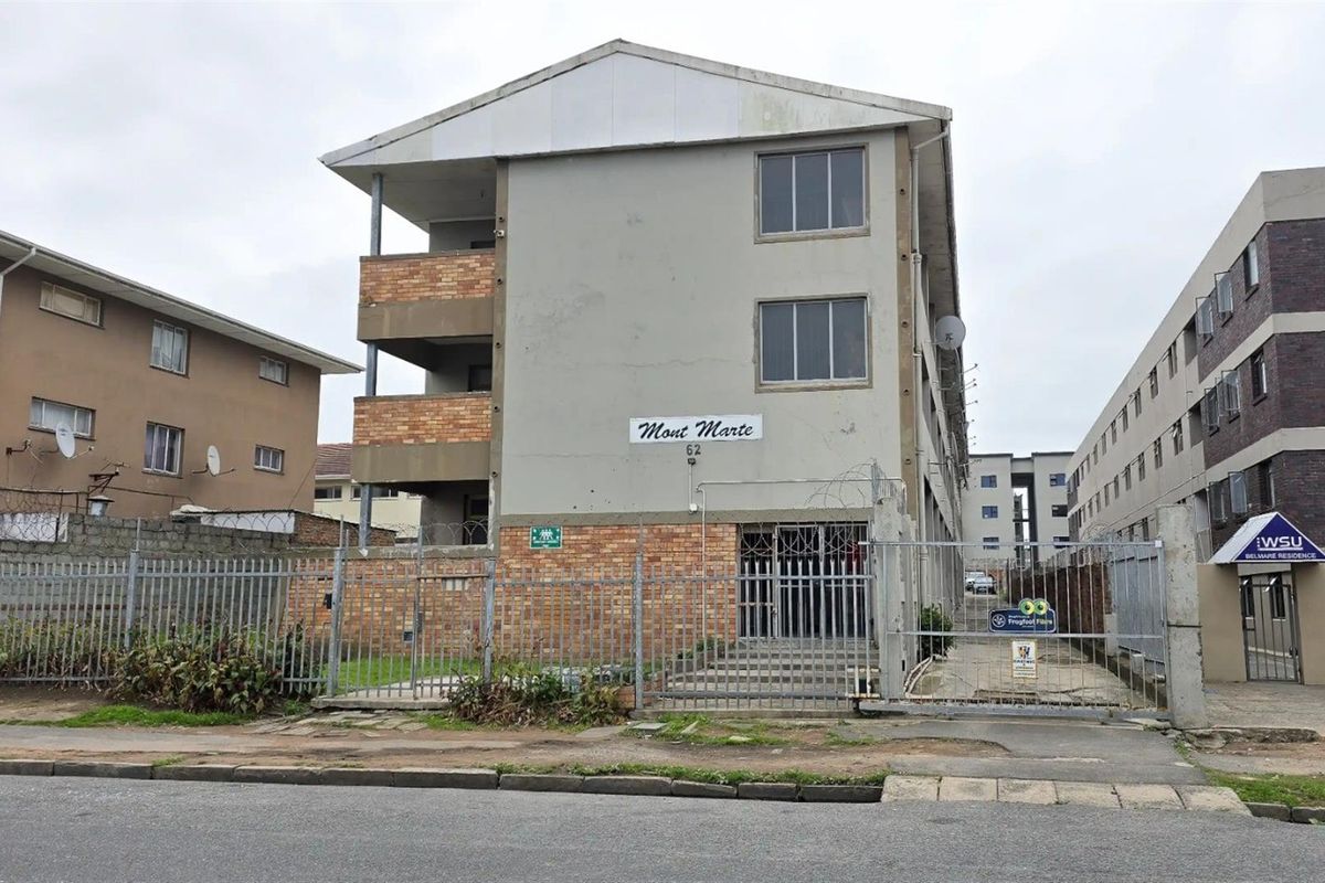 3-bed apartment, close to many amenities and perfect for rental income - Photo 2