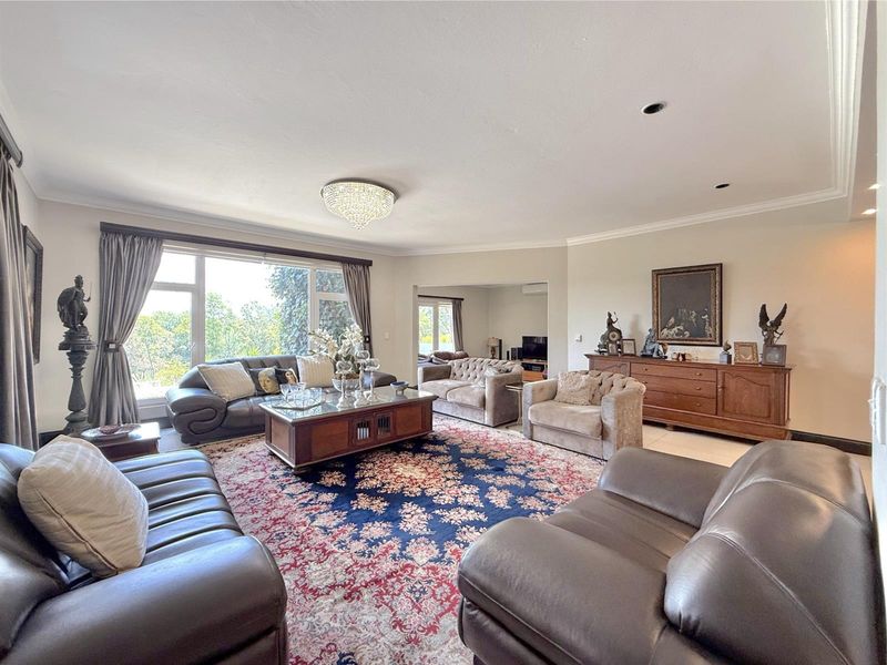 Bali-inspired Entertainers home with Fairway Views - Photo 2