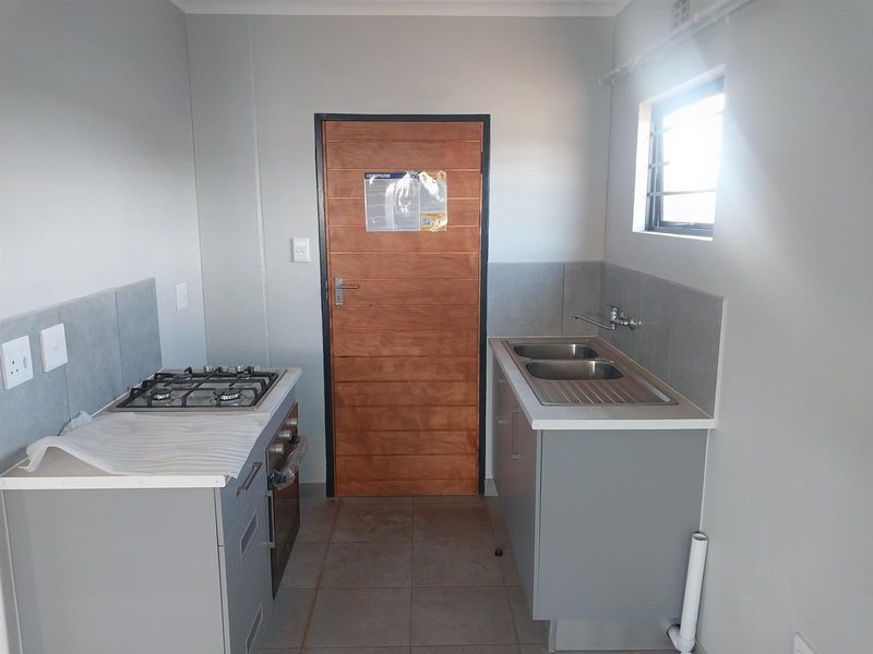 2 bedroom house For Sale in Protea Glen, Soweto - Photo 10