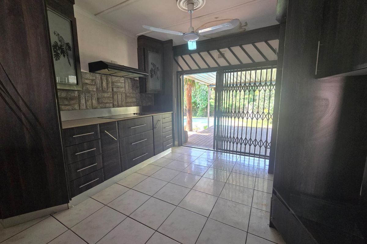 Garden Cottage and Pool close to school! - Photo 4