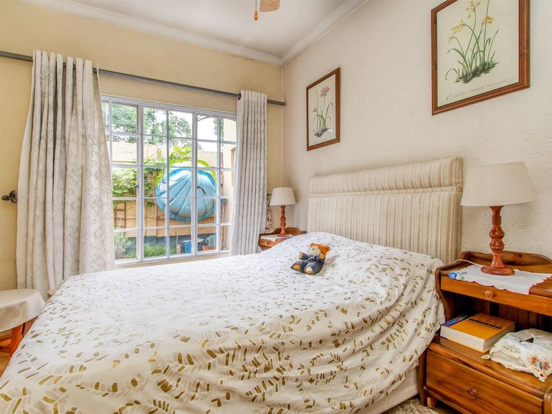 Elegant Two Bedroom Townhouse For Sale in Wychwood, Germiston - Photo 5