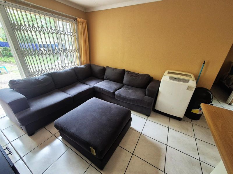 Townhouse For Sale in Douglasdale, Sandton - Photo 5