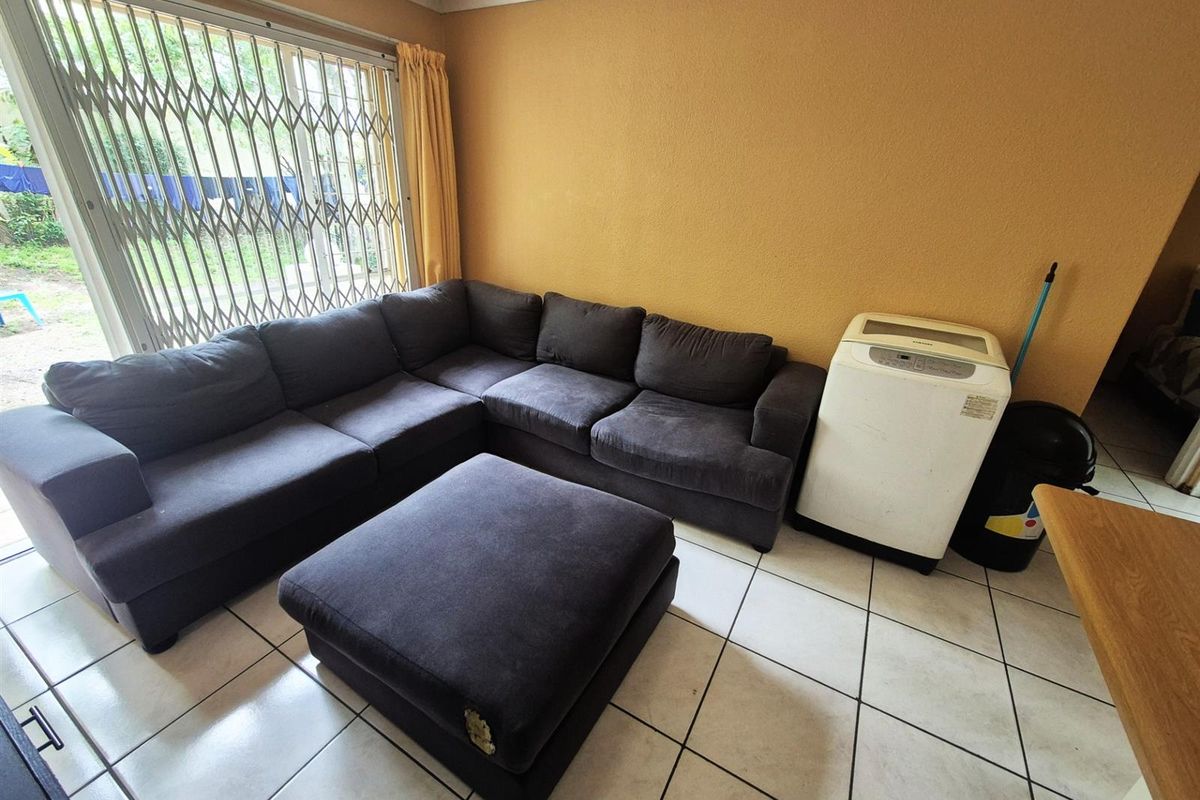 Townhouse For Sale in Douglasdale, Sandton - Photo 5