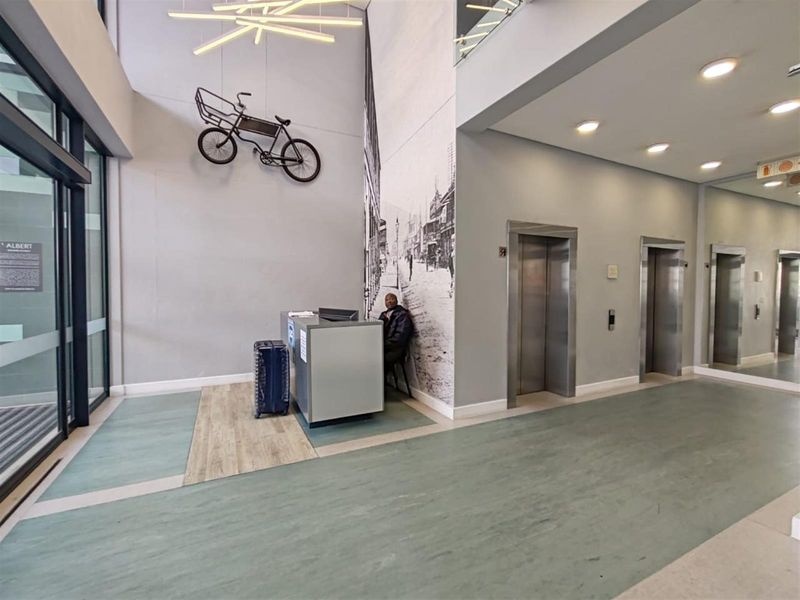 Apartment For Sale in Woodstock, Cape Town - Photo 10