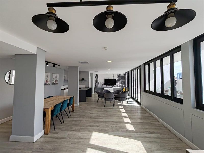 Apartment For Sale in Woodstock, Cape Town - Photo 7