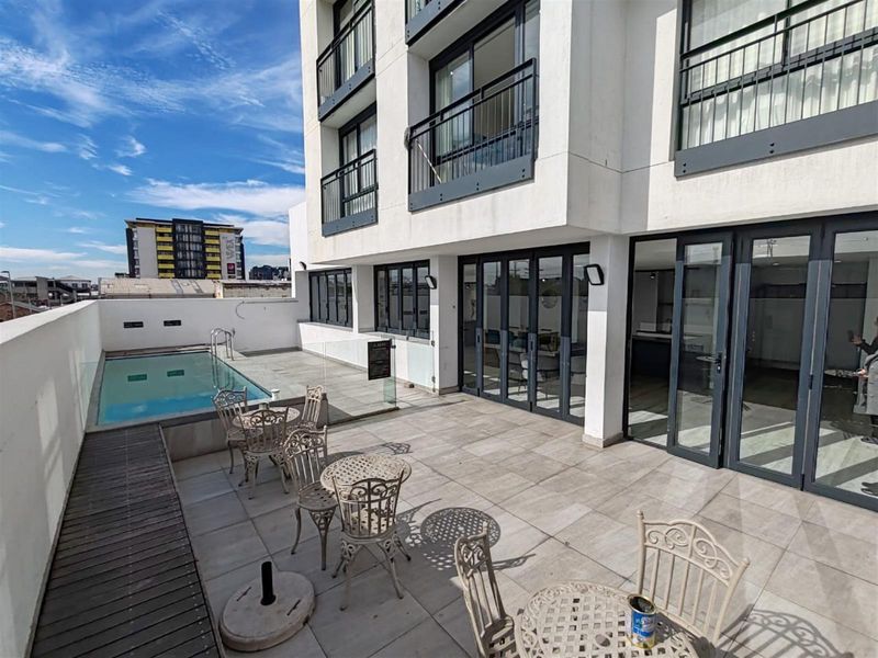 Apartment For Sale in Woodstock, Cape Town - Photo 6