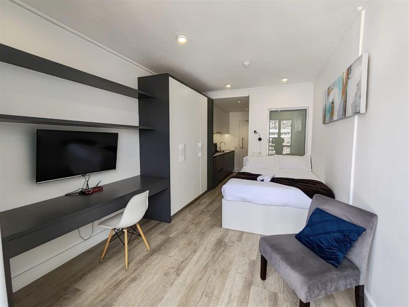 Apartment For Sale in Woodstock, Cape Town - Photo 2