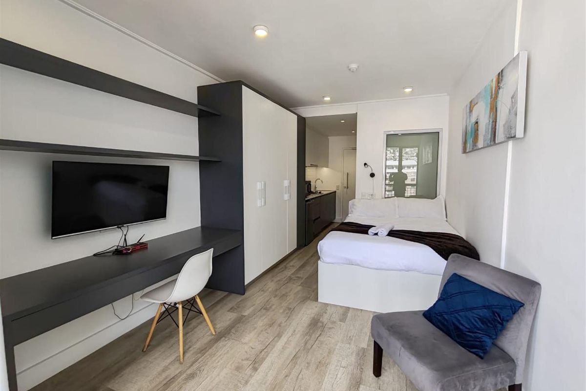 Apartment For Sale in Woodstock, Cape Town - Photo 2