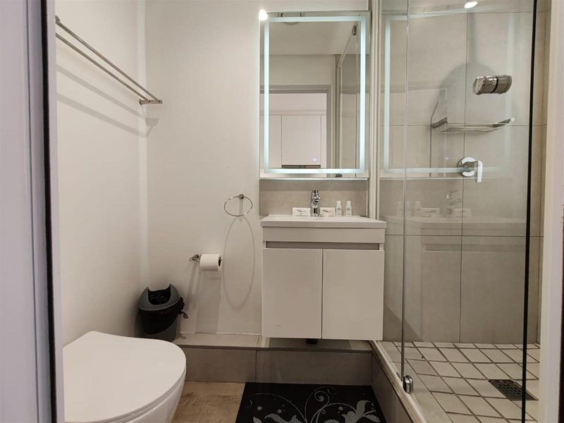 Apartment For Sale in Woodstock, Cape Town - Photo 5