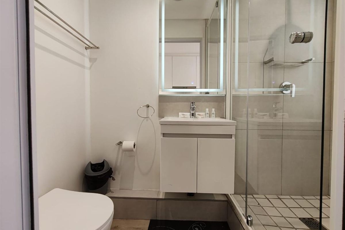 Apartment For Sale in Woodstock, Cape Town - Photo 5