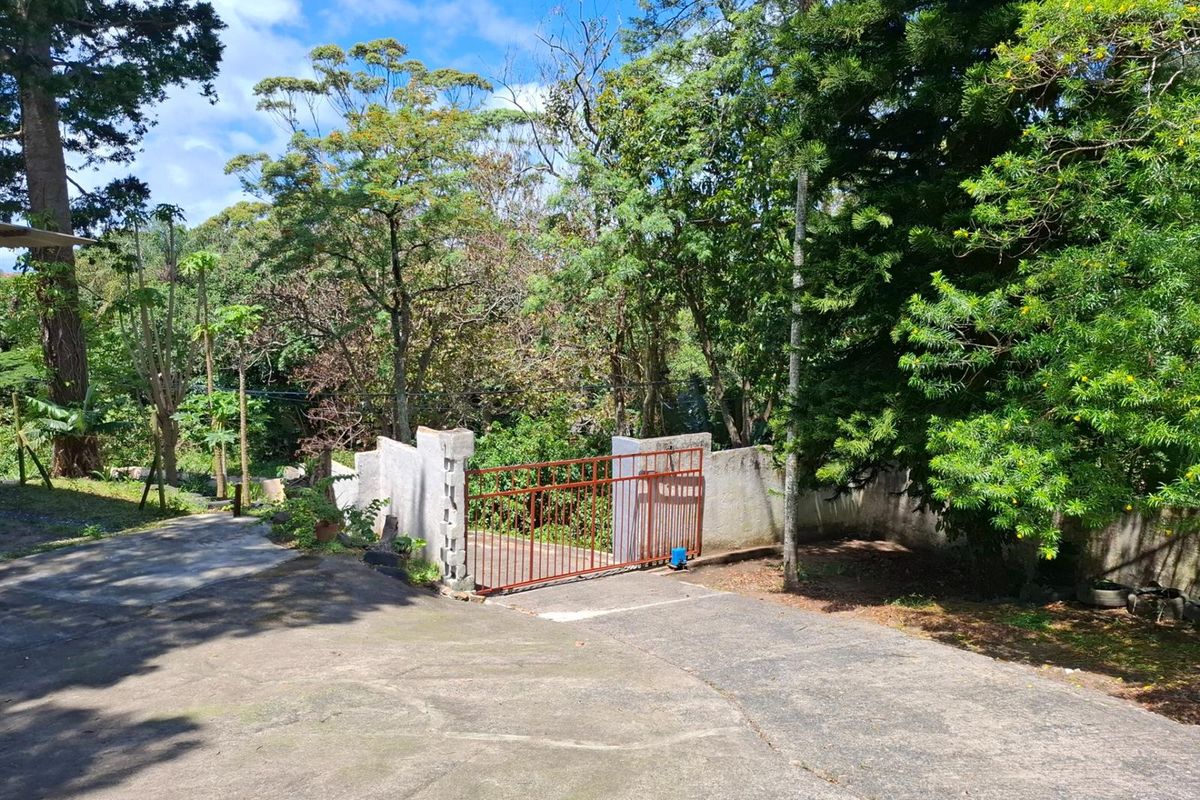 Income Generator! Spacious Home With Flatlets for Sale in Margate, KZN - Photo 5