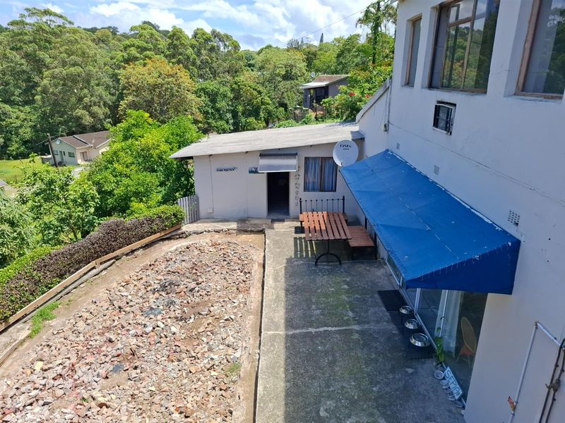 Income Generator! Spacious Home With Flatlets for Sale in Margate, KZN - Photo 2