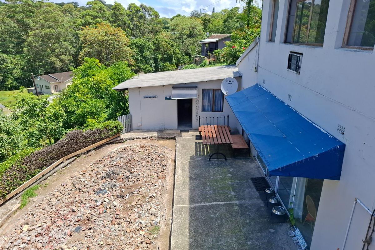 Income Generator! Spacious Home With Flatlets for Sale in Margate, KZN - Photo 2