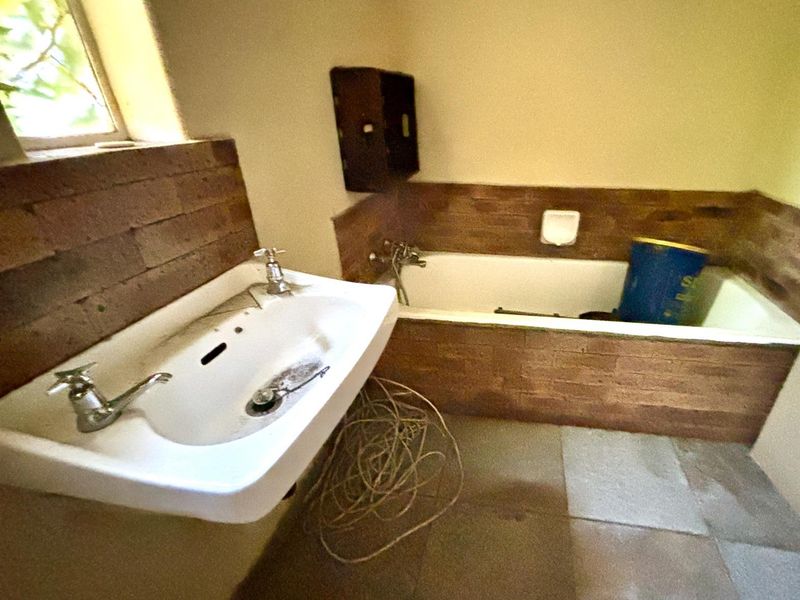 Beautiful family home for sale - Sasolburg - Photo 3