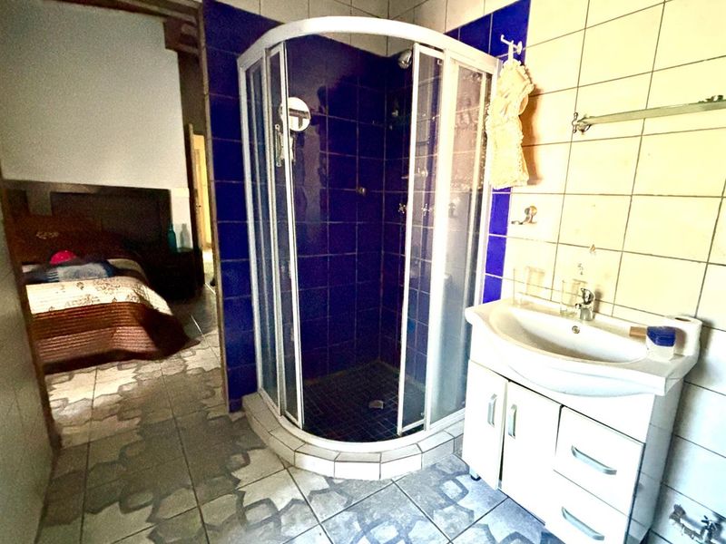 Beautiful family home for sale - Sasolburg - Photo 4