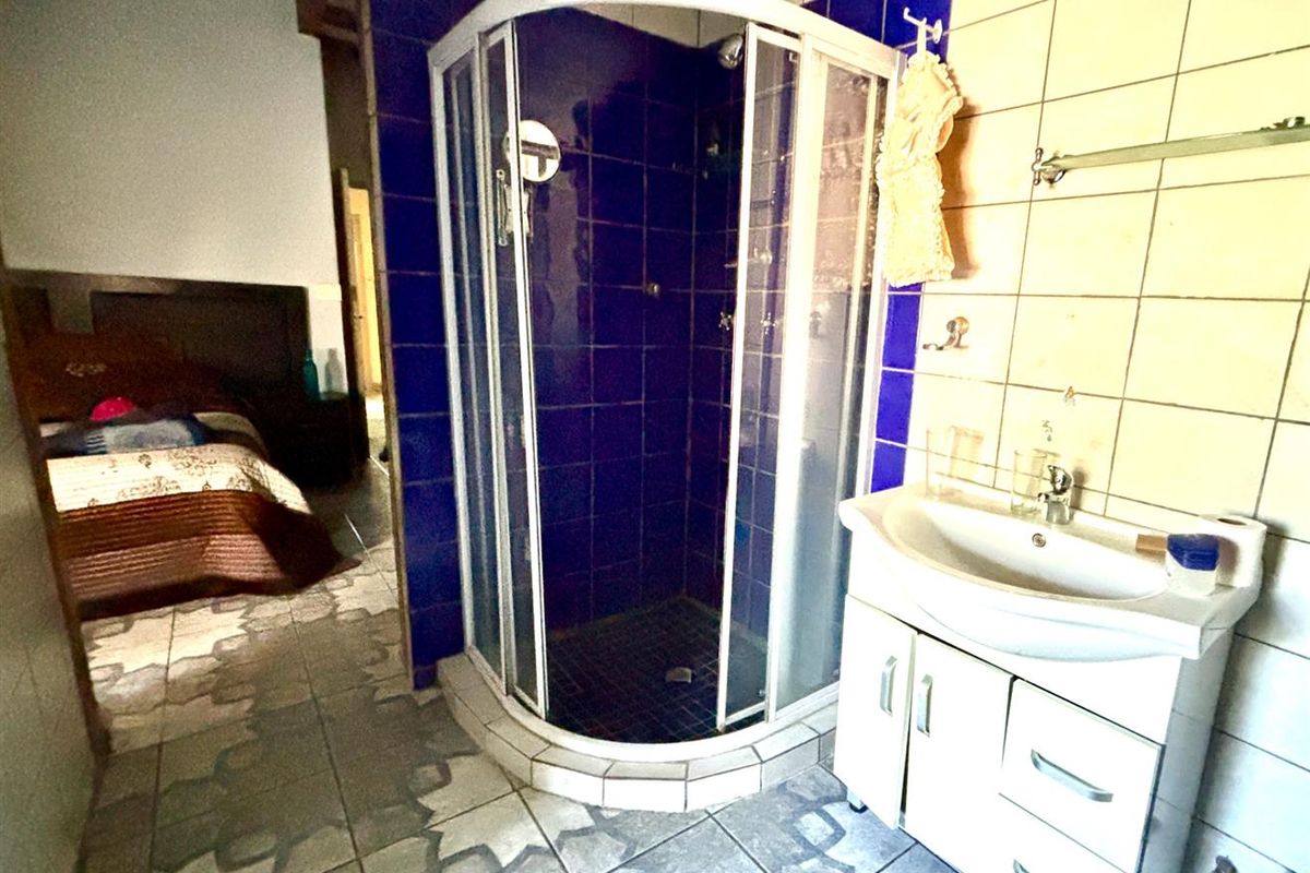 Beautiful family home for sale - Sasolburg - Photo 4