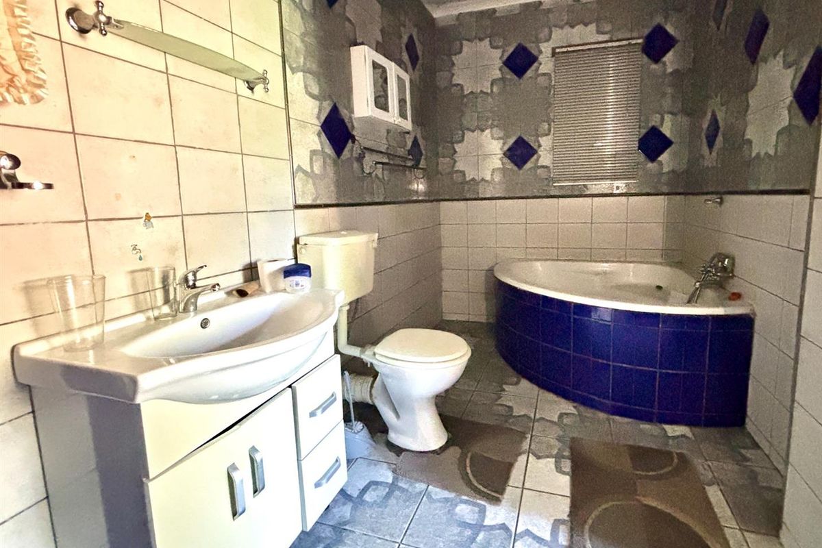 Beautiful family home for sale - Sasolburg - Photo 5