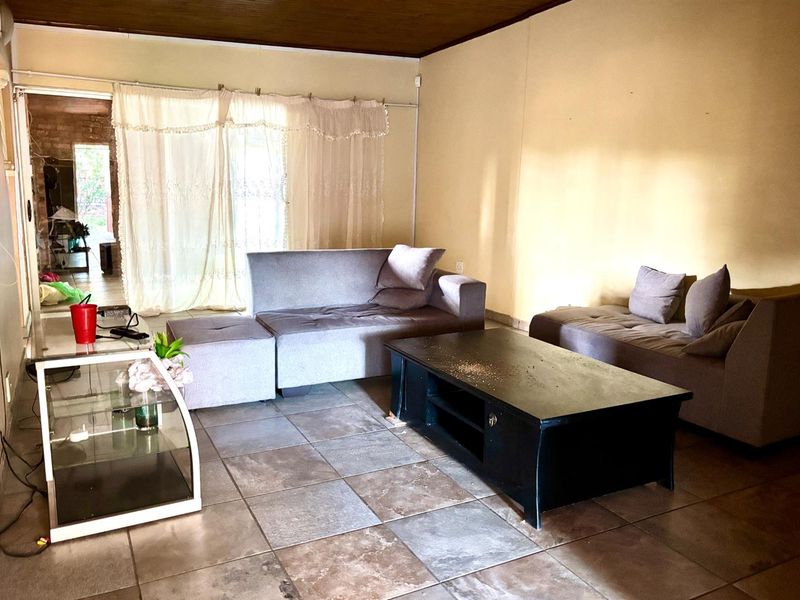 Beautiful family home for sale - Sasolburg - Photo 9