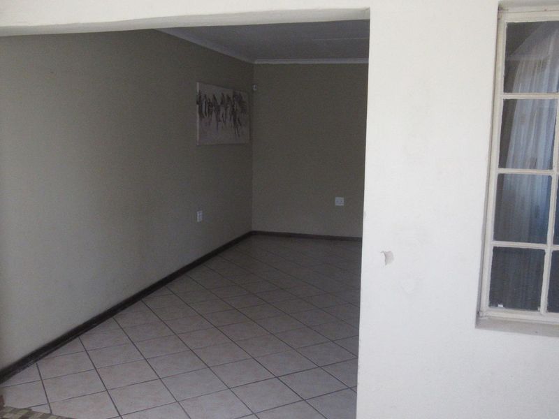 House For Sale in Dalpark, Brakpan - Photo 2