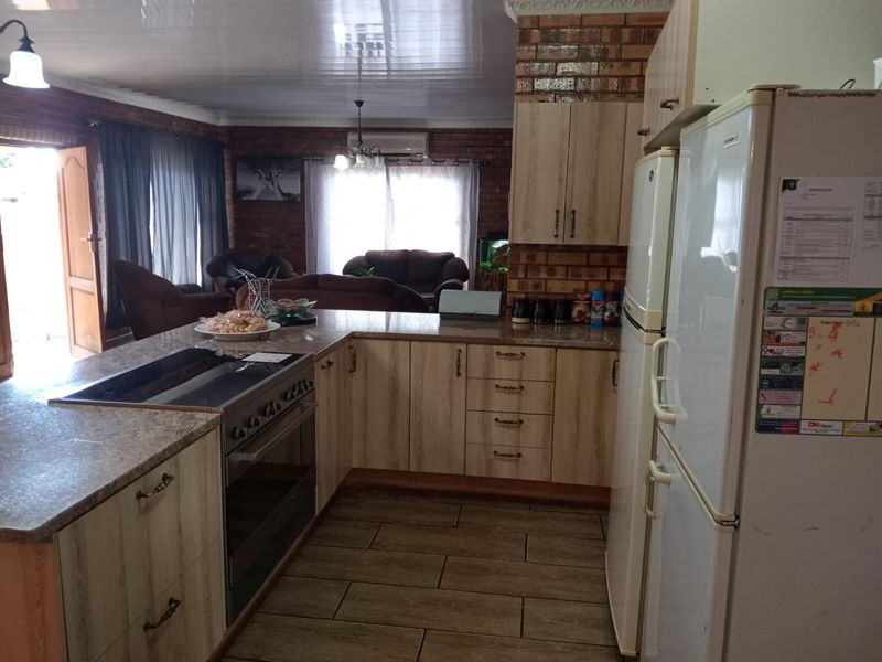 Spacious 3-Bedroom Family Home in a Sought-After Area - Photo 5