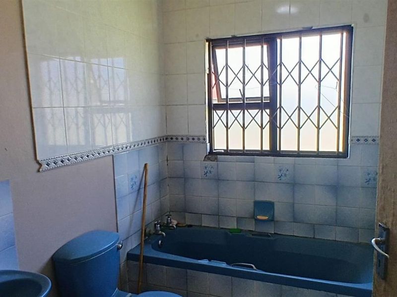 House For Sale in Esikhawini, KwaZulu Natal - Photo 8