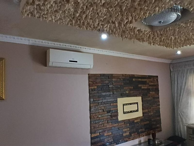 House For Sale in Esikhawini, KwaZulu Natal - Photo 3