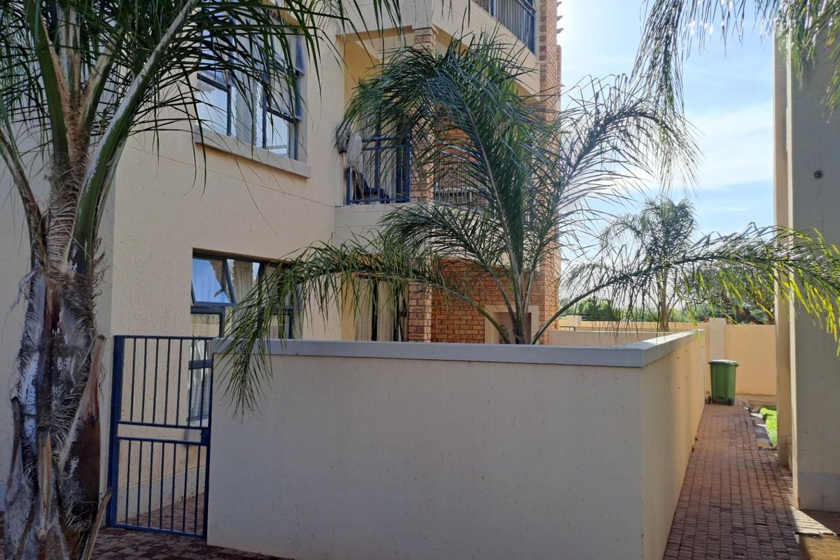 Apartment For Sale in Heuwelsig, Kimberley - Photo 5