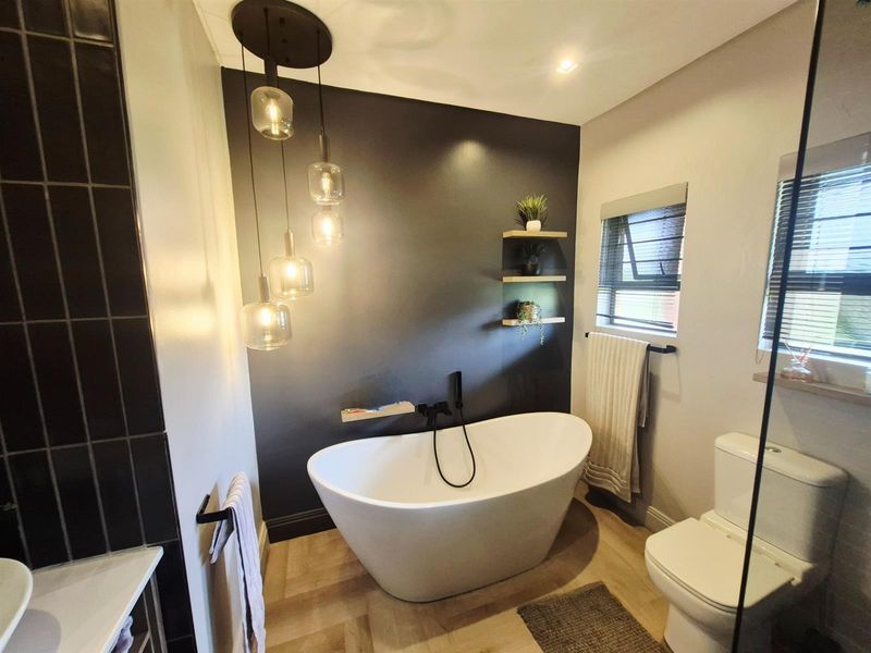 Modern Luxury in Roberts Estate - Photo 9