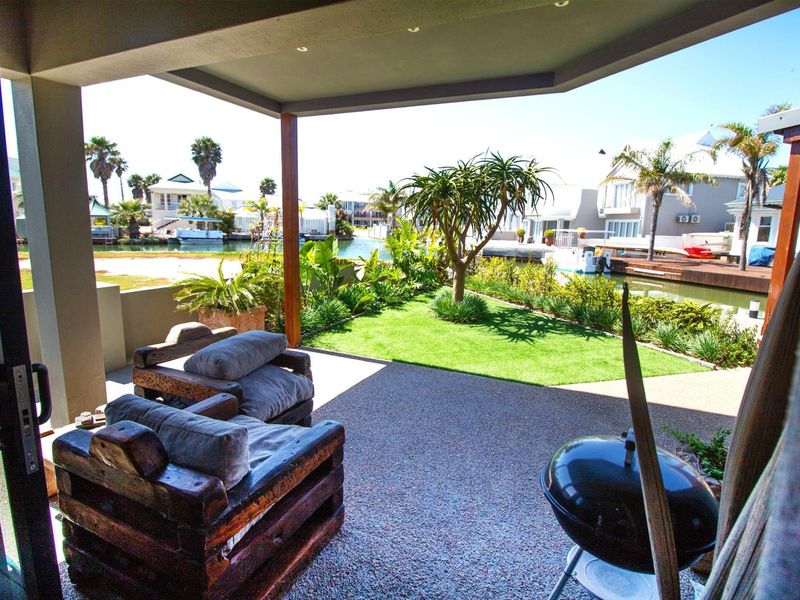 Luxury Canal-Front Home with Private Mooring for 2 Boats | Marina Martinique - Photo 10