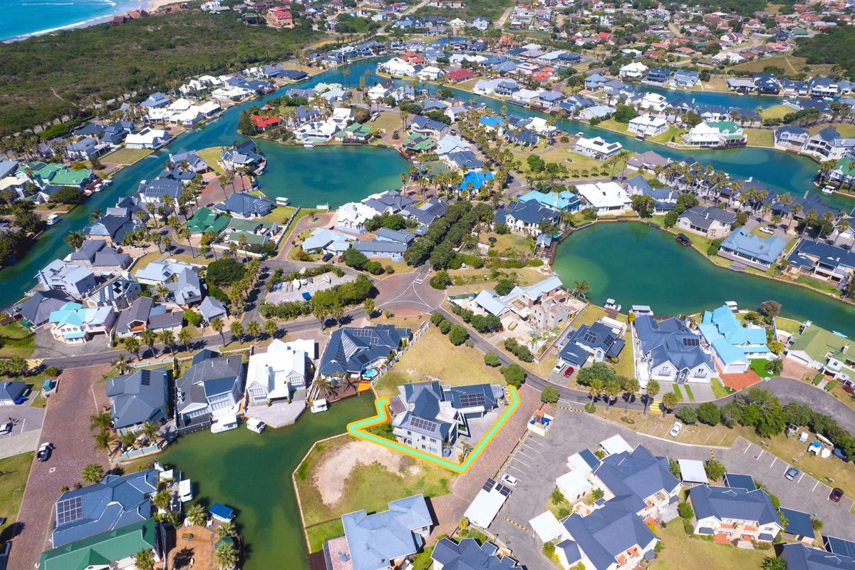 Luxury Canal-Front Home with Private Mooring for 2 Boats | Marina Martinique - Photo 3