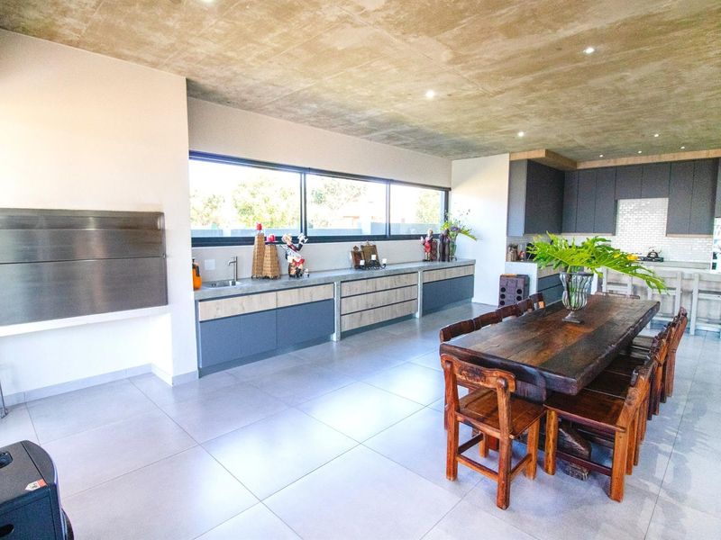 Luxury Canal-Front Home with Private Mooring for 2 Boats | Marina Martinique - Photo 8