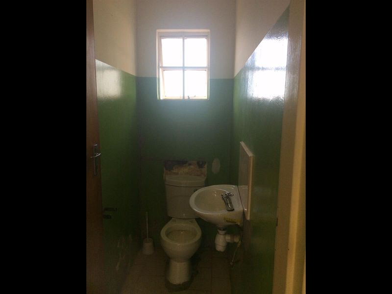 House For Sale in Kwanobuhle, Uitenhage - Photo 9