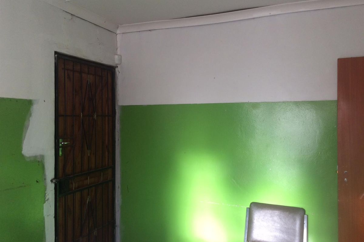 House For Sale in Kwanobuhle, Uitenhage - Photo 3