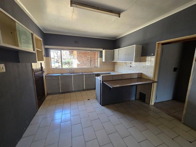 4 Bedroom House For Sale - Photo 3