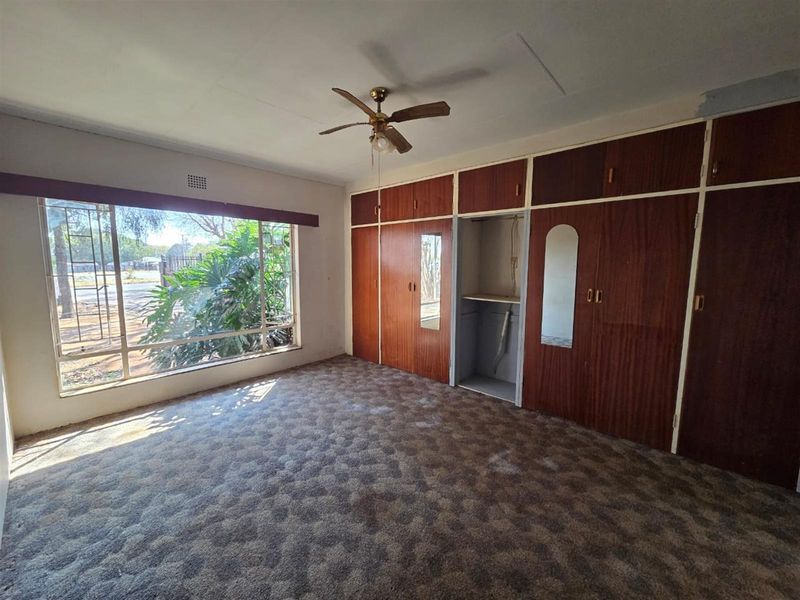 4 Bedroom House For Sale - Photo 6