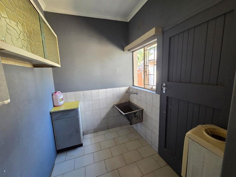 4 Bedroom House For Sale - Photo 5