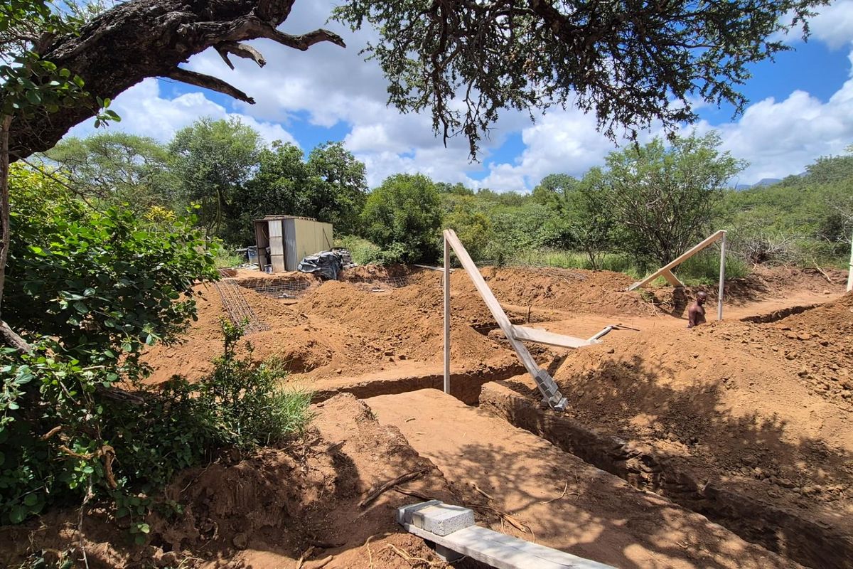A large house under construction  on one of the best plots in Blyde Wildlife Estate, Hoedspruit - Photo 2