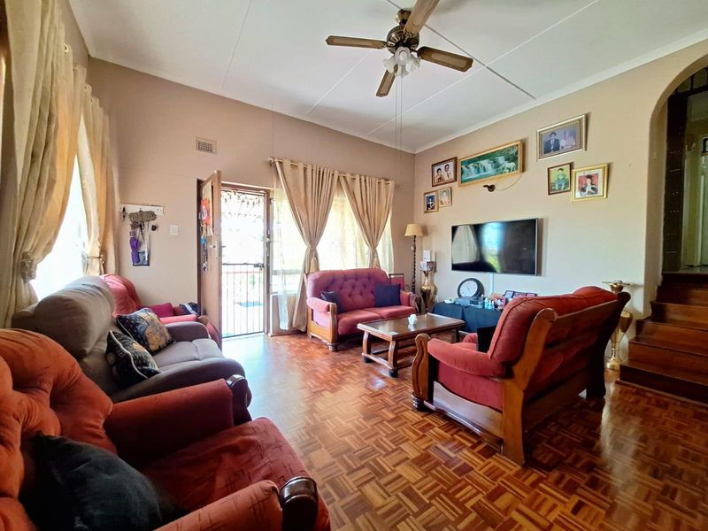 Well-Maintained 4-Bed 3-Bath Home in Stanger Heights - Photo 5