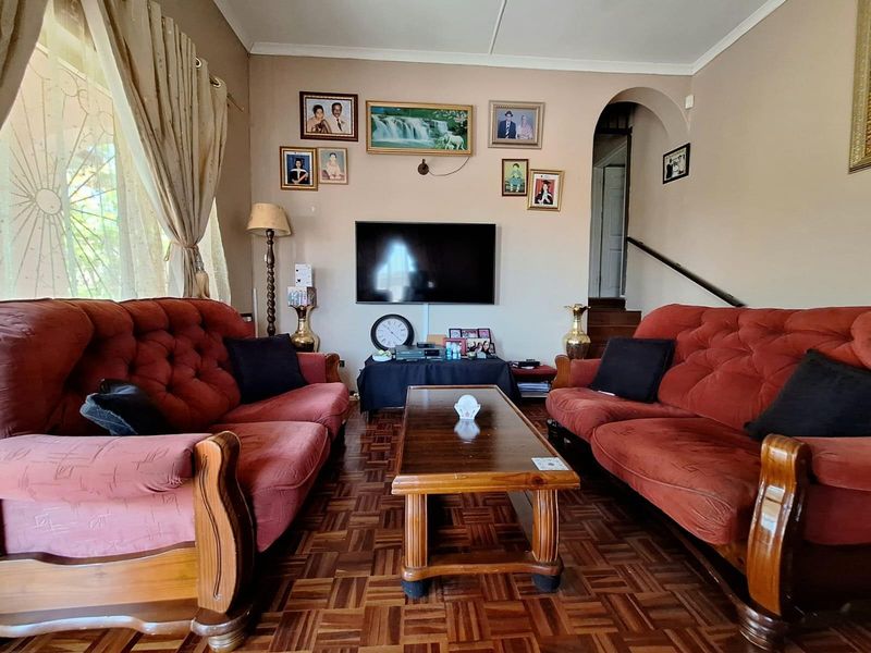 Well-Maintained 4-Bed 3-Bath Home in Stanger Heights - Photo 7