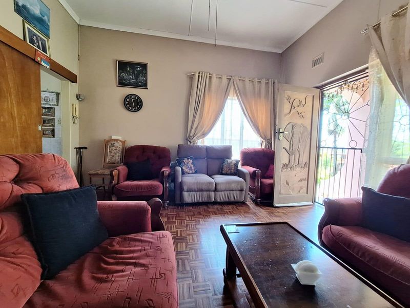 Well-Maintained 4-Bed 3-Bath Home in Stanger Heights - Photo 6