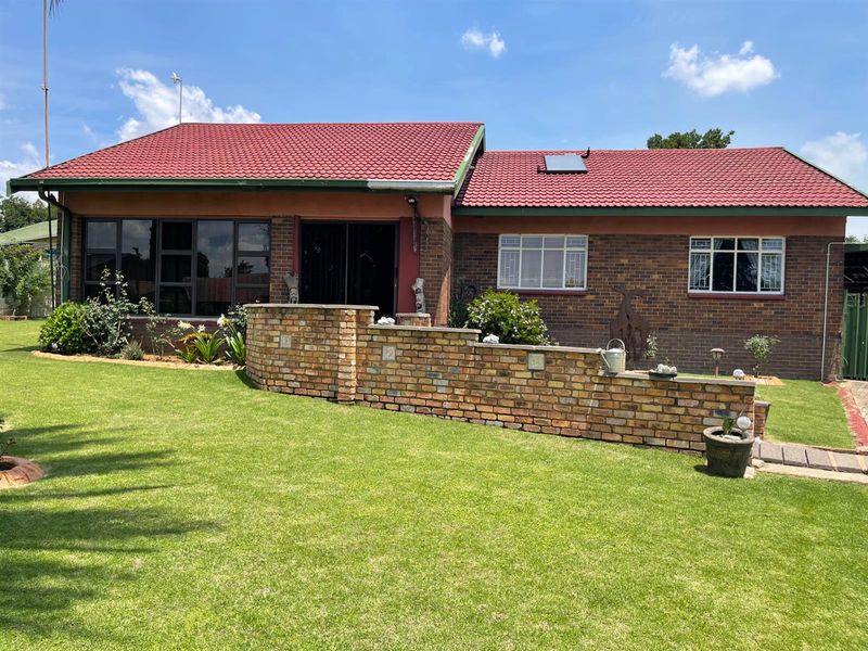 House For Sale in Kriel - Photo 1